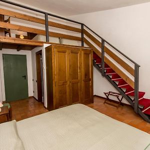 Economy Triple Room